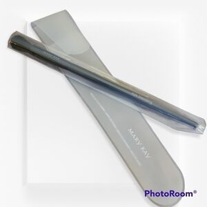 3/$20 Mary KAY Eye Blending Synthetic Brush